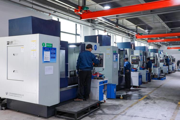 冶金行业耐高温安全鞋应用案例-冶炼车间足部防护